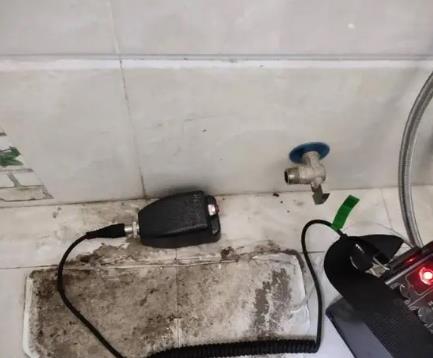 蒲县屋顶漏水维修公司分享下卫生间漏水的危害及解决方法